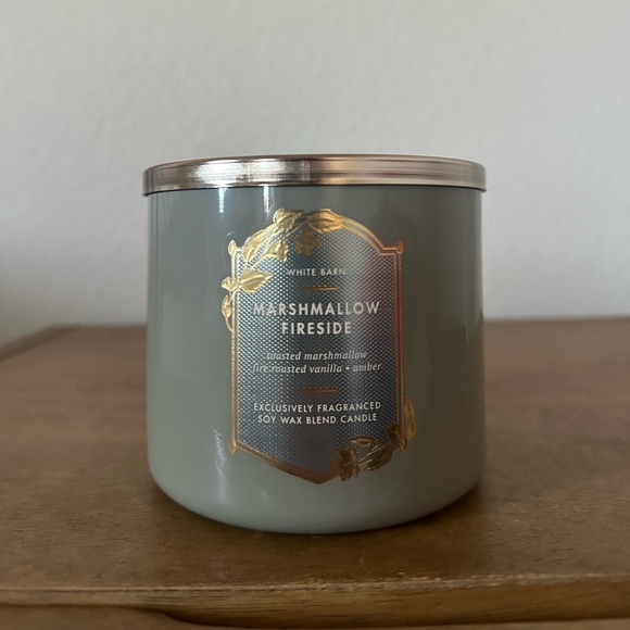 NEW White Barn Marshmallow Fireside 3 wick Candle NEW - Picture 1 of 3